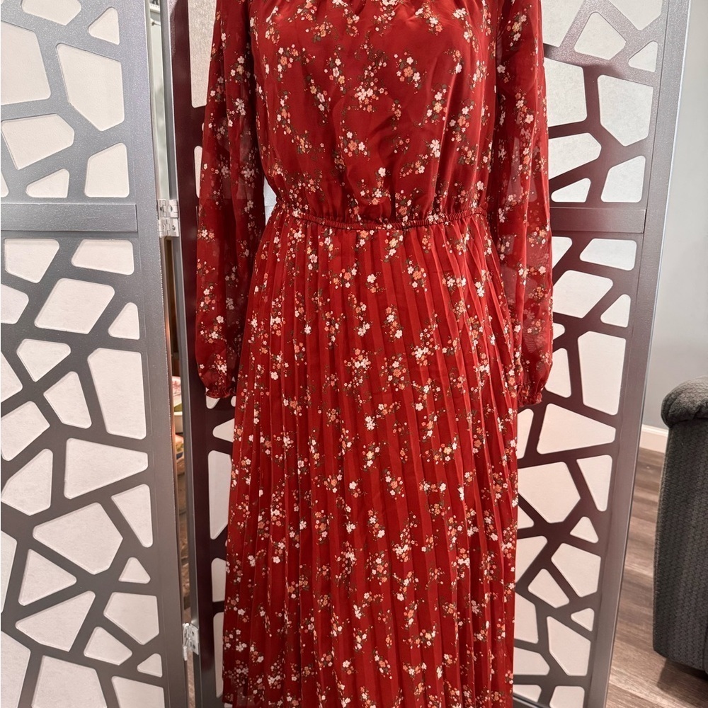 Elegant Long Sleeve Floral Dress in Red